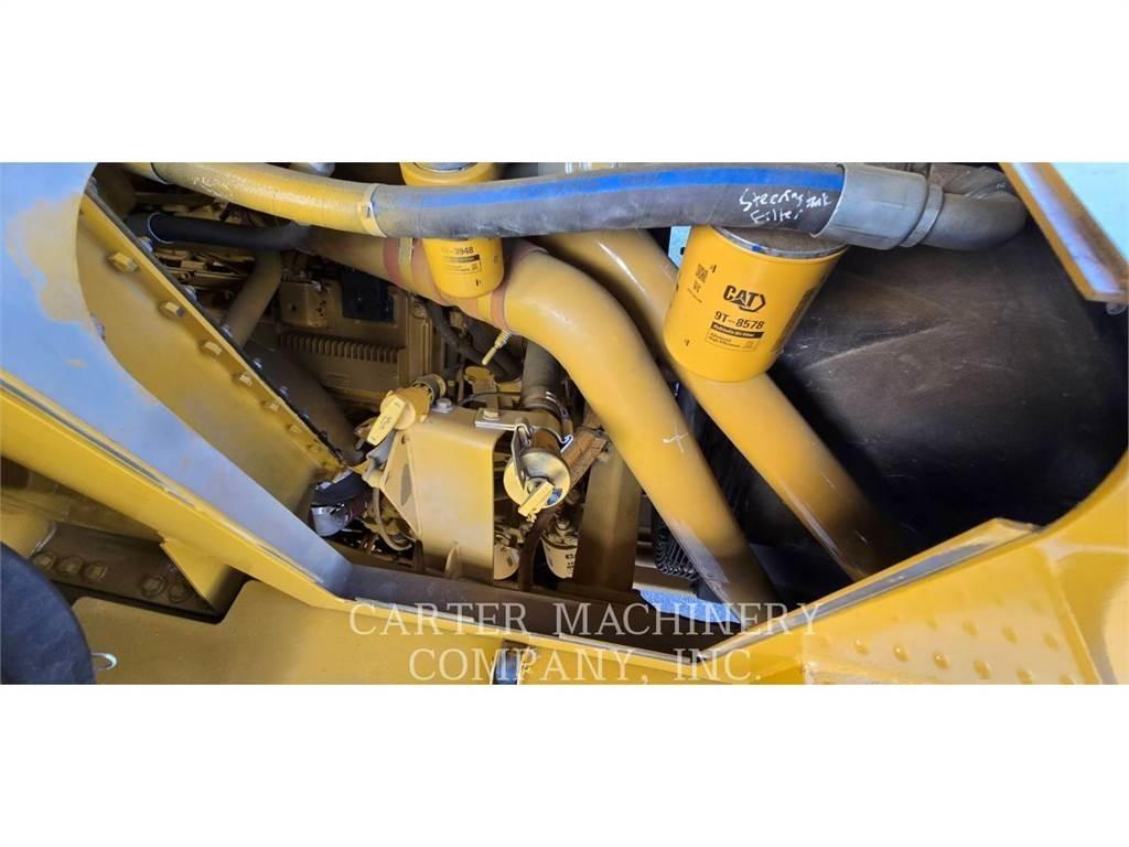 CAT 775F RBLD Зчленовані самоскиди
