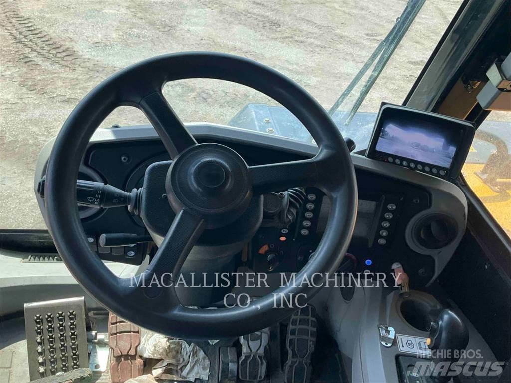 CAT 775G Зчленовані самоскиди