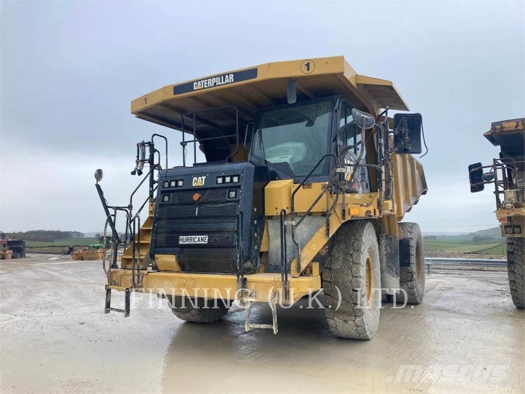 CAT 775G Зчленовані самоскиди