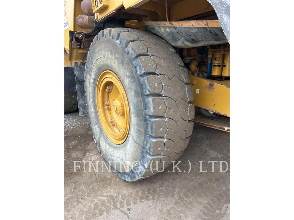 CAT 775G Зчленовані самоскиди