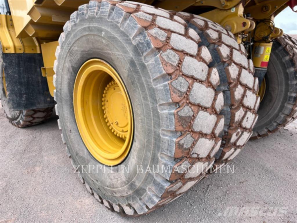 CAT 775G Зчленовані самоскиди
