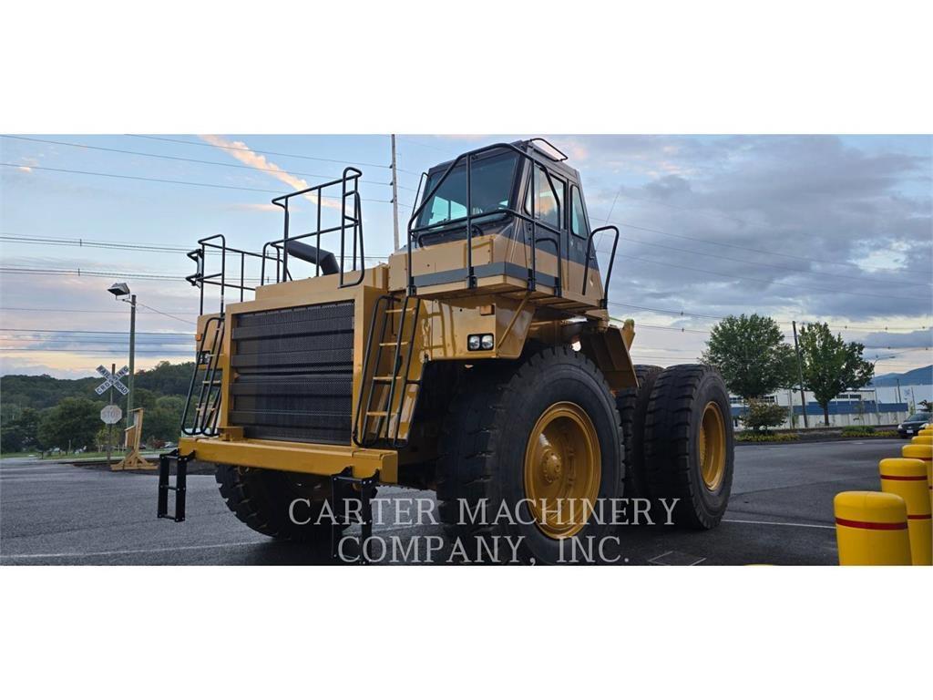 CAT 777D RBLD Зчленовані самоскиди