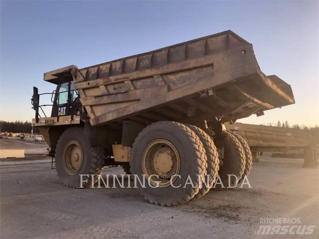 CAT 777F Зчленовані самоскиди