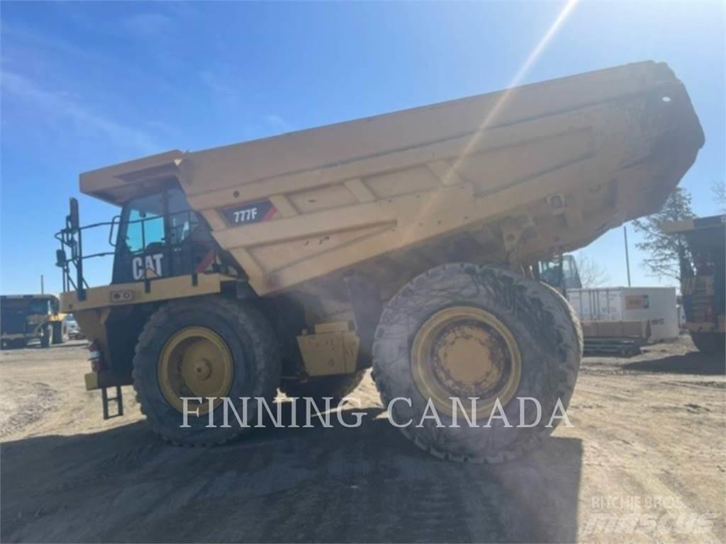 CAT 777F Зчленовані самоскиди