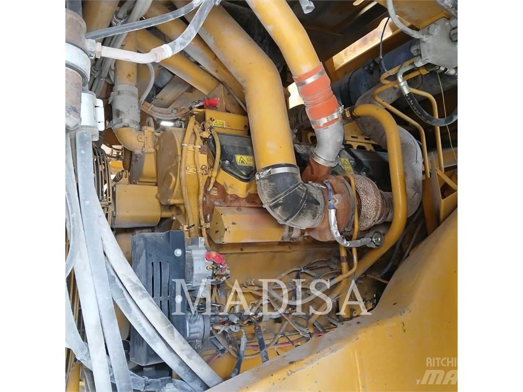 CAT 777F Зчленовані самоскиди