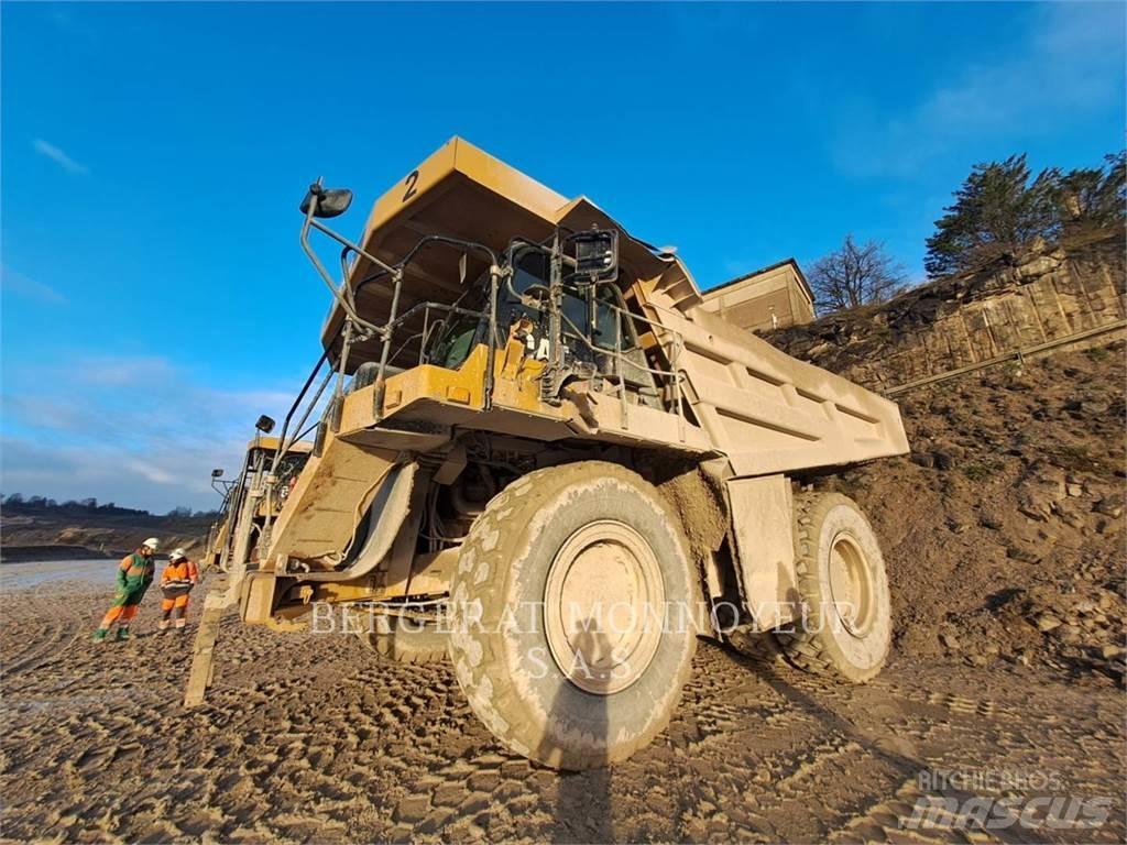 CAT 777G Зчленовані самоскиди