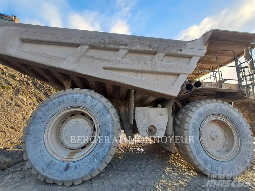 CAT 777G Зчленовані самоскиди