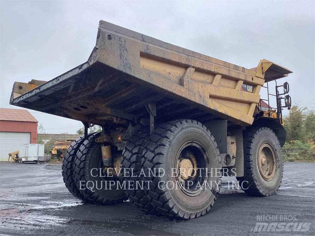 CAT 777G Зчленовані самоскиди