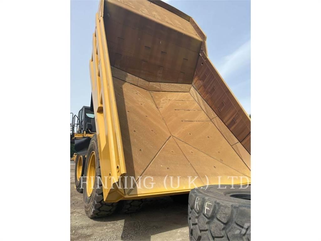 CAT 777G Зчленовані самоскиди