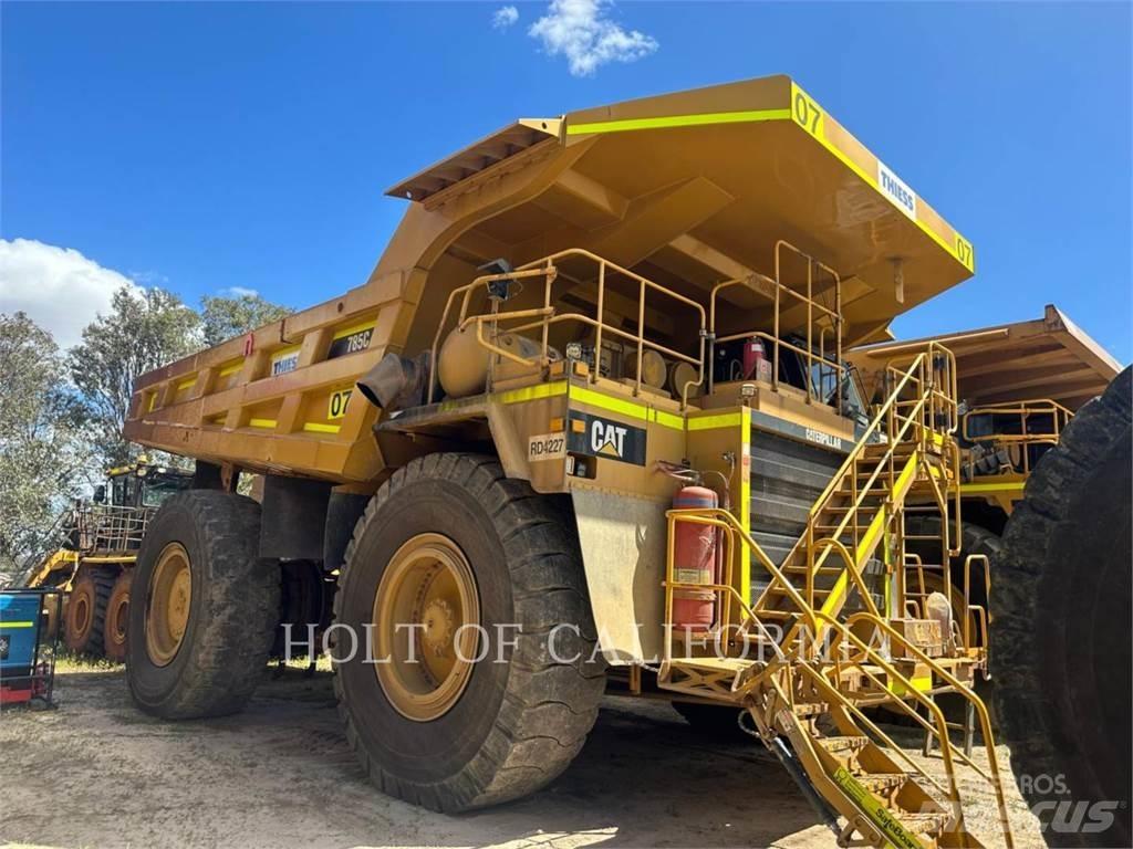 CAT 785D Зчленовані самоскиди