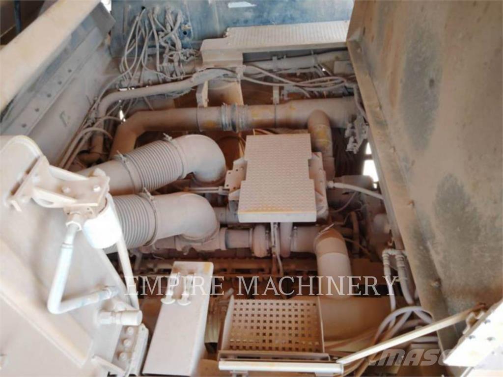 CAT 789D Зчленовані самоскиди