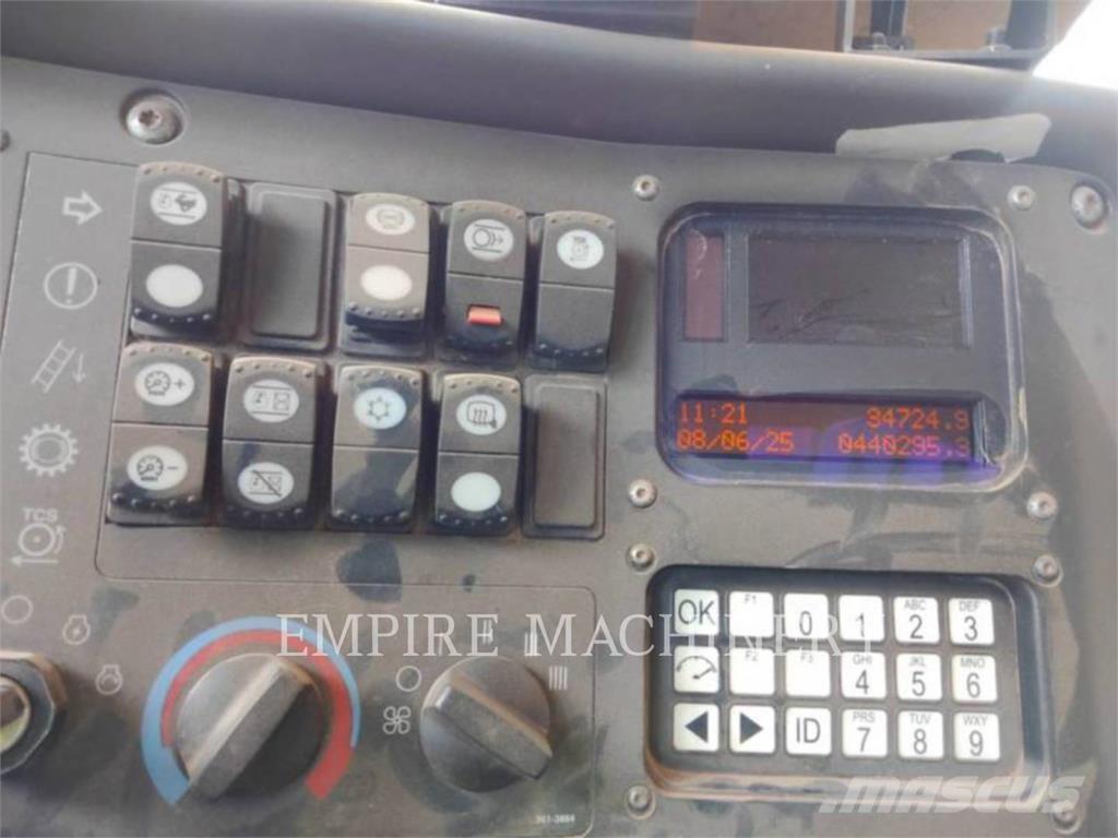 CAT 789D Зчленовані самоскиди