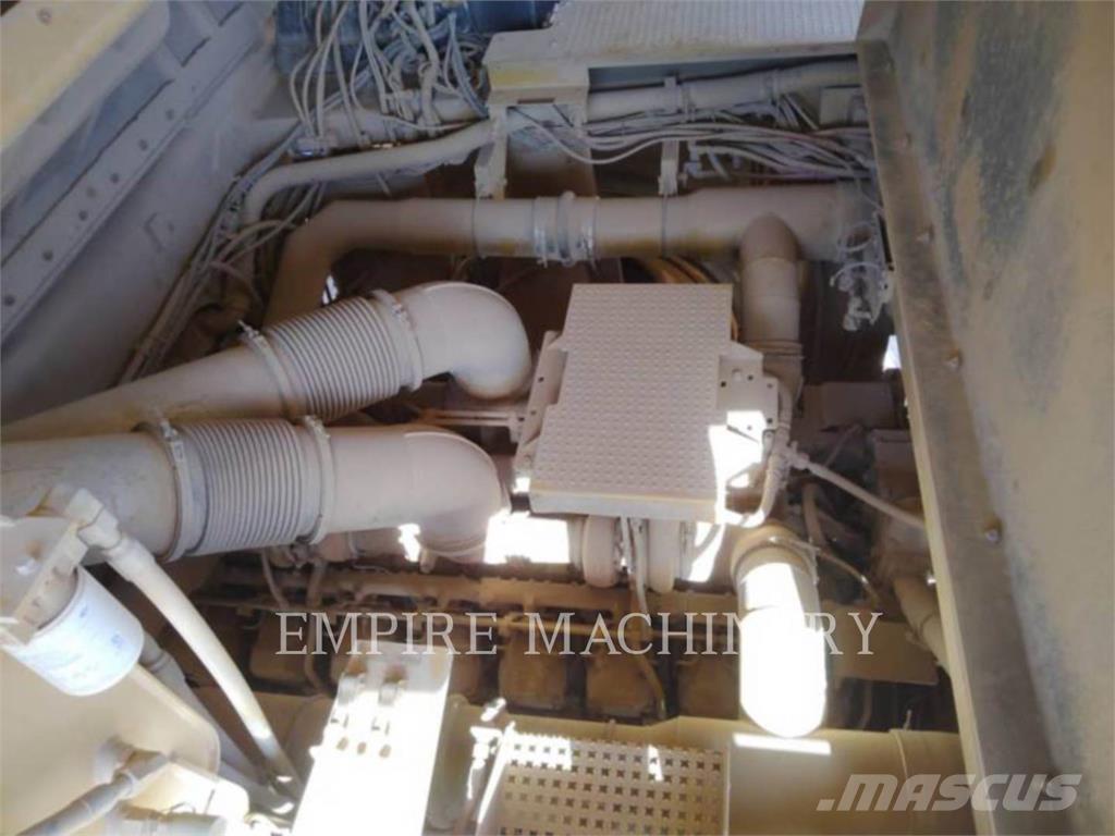 CAT 789D Зчленовані самоскиди