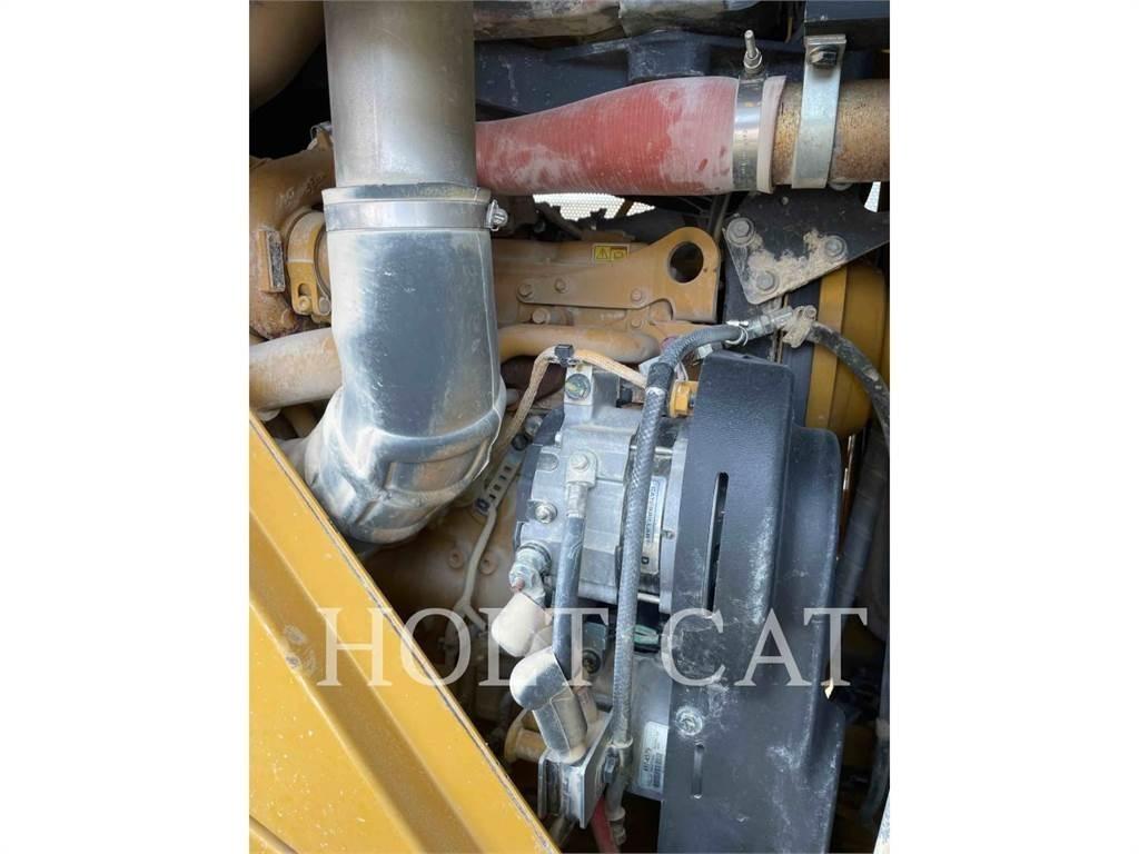 CAT 815 Ущільнювачі грунту