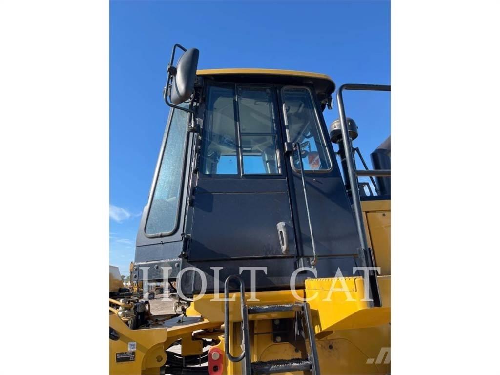 CAT 815 Ущільнювачі грунту