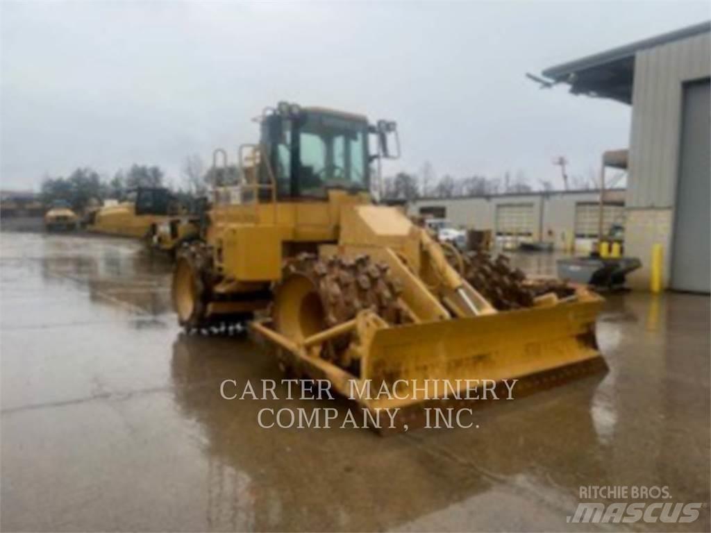 CAT 815F Колісні бульдозери