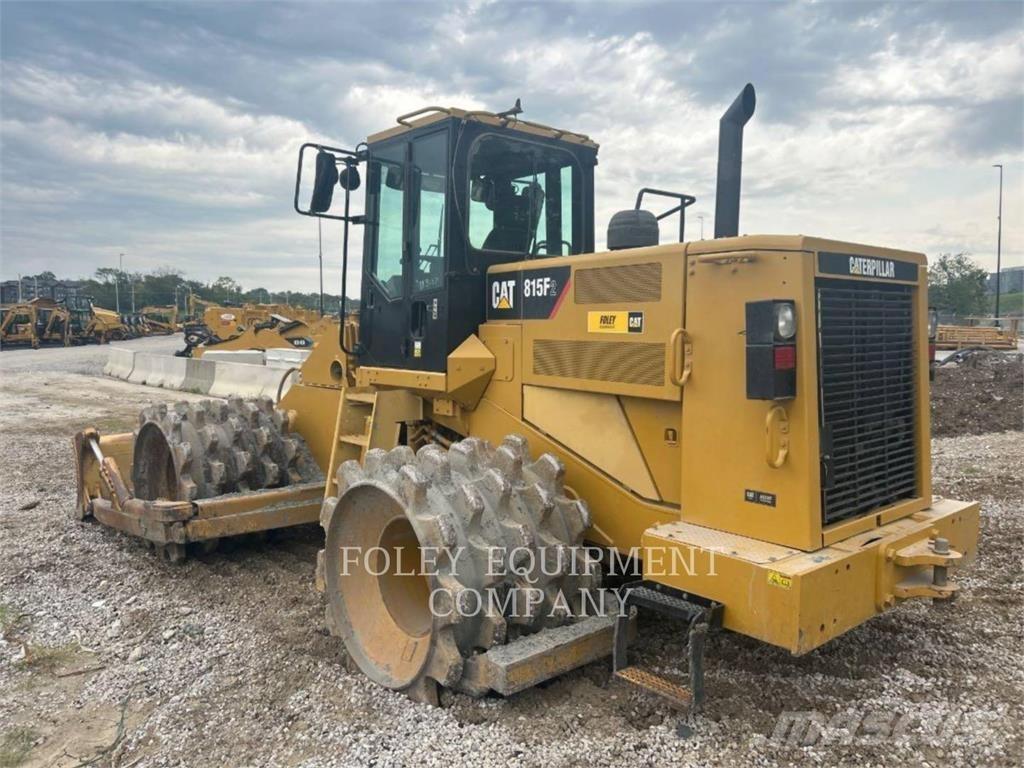 CAT 815F2 Ущільнювачі грунту