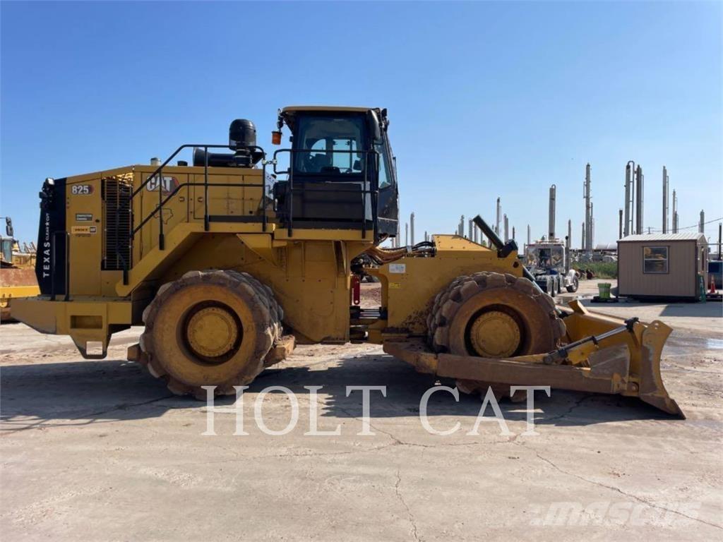 CAT 825 Ущільнювачі грунту