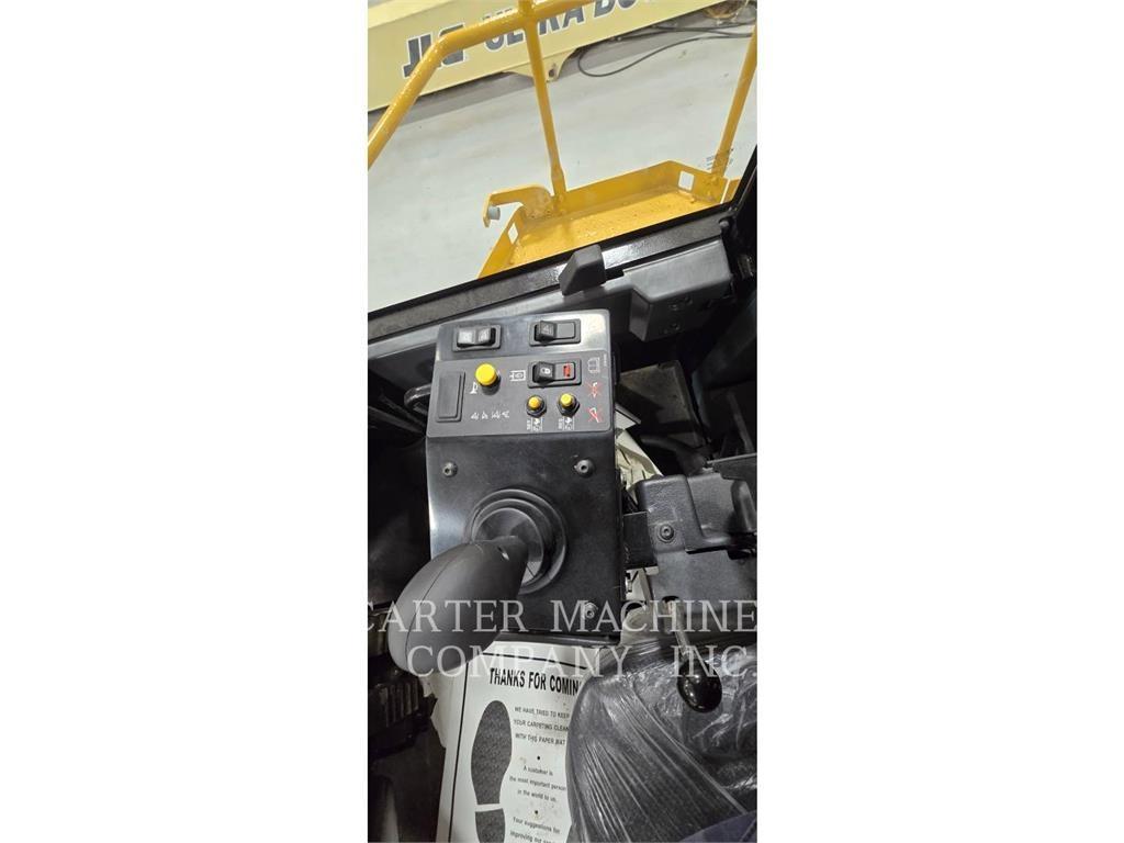 CAT 826H RBLD Ущільнювачі грунту