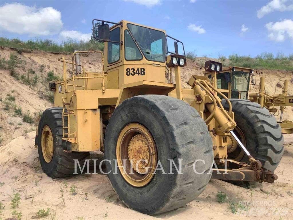 CAT 834B Фронтальні навантажувачі