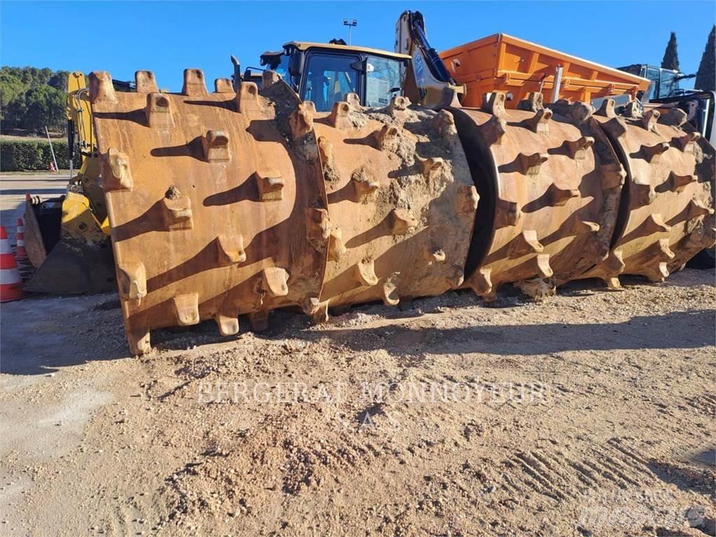 CAT 836K Колісні бульдозери