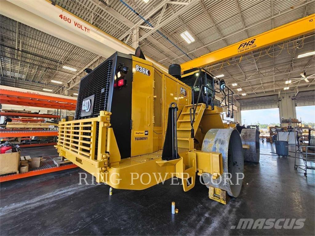 CAT 836K Ущільнювачі грунту