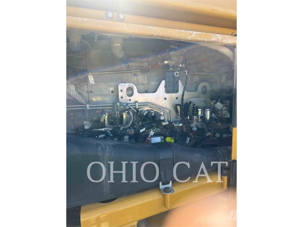 CAT 836K Колісні бульдозери
