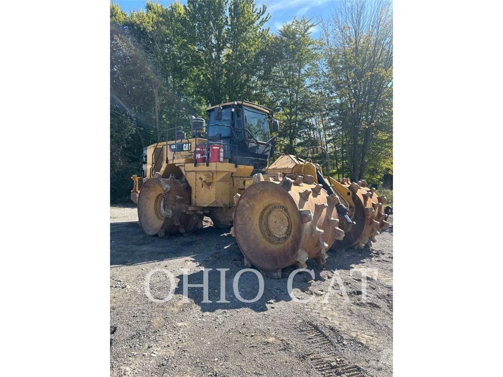CAT 836K Колісні бульдозери