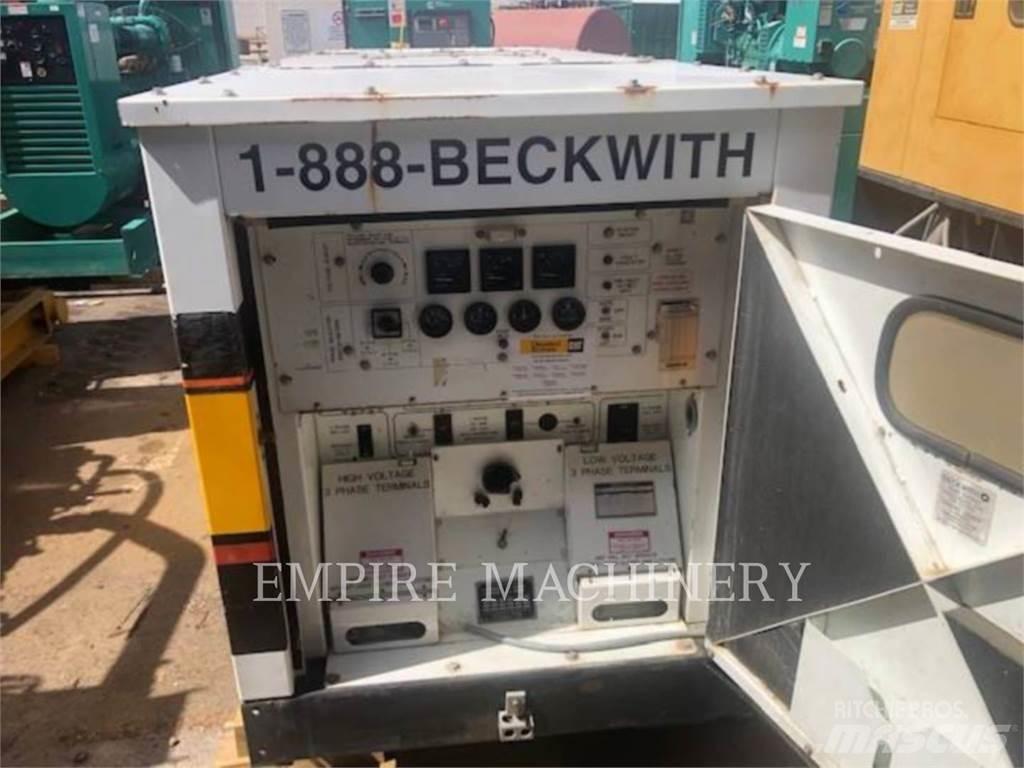 CAT 88KW Дизельні генератори