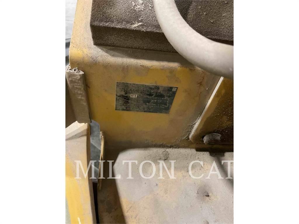 CAT 903D Фронтальні навантажувачі