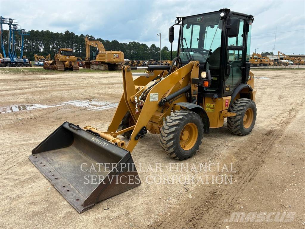 CAT 903D Фронтальні навантажувачі