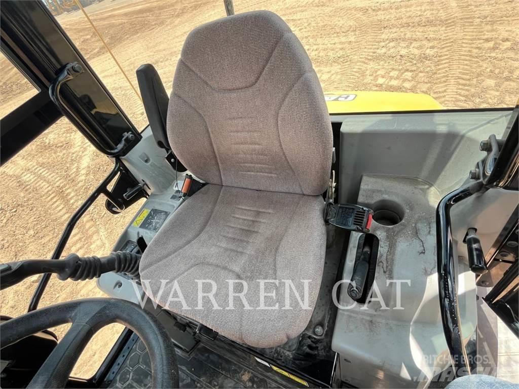 CAT 903D Фронтальні навантажувачі