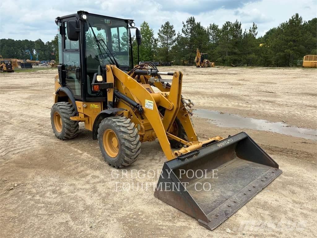 CAT 903D Фронтальні навантажувачі