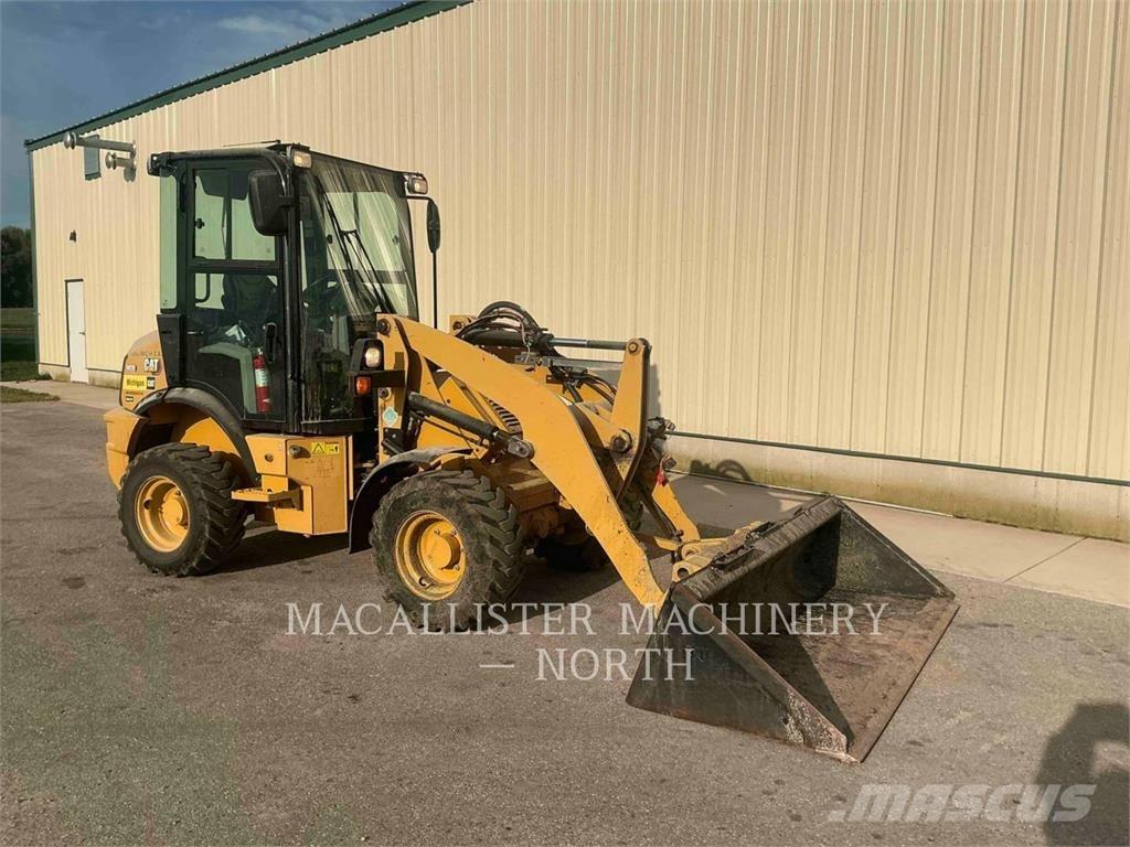CAT 903D HARW Фронтальні навантажувачі