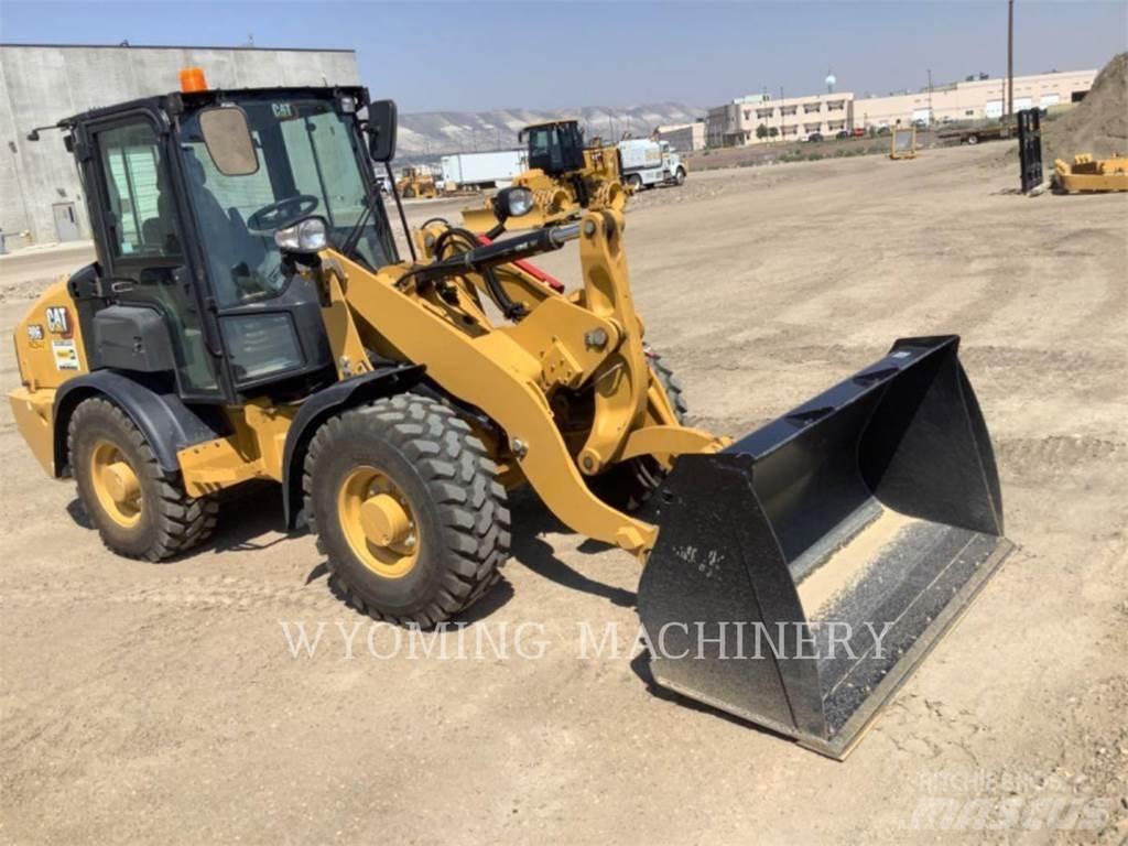 CAT 906 Фронтальні навантажувачі