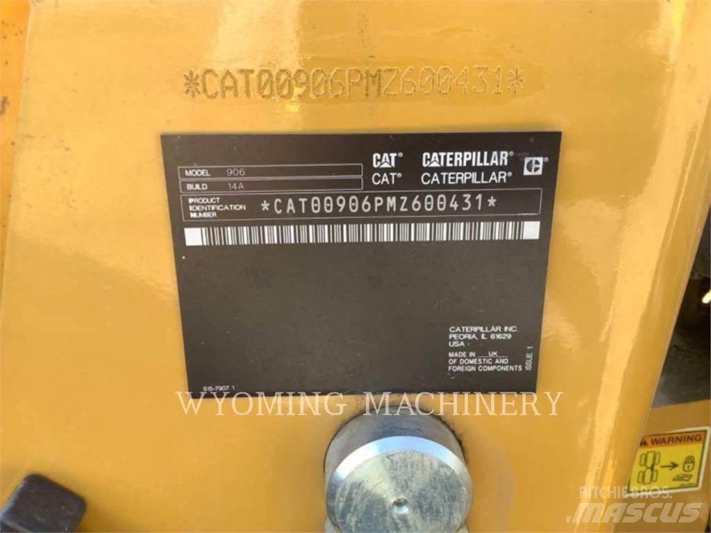 CAT 906 Фронтальні навантажувачі