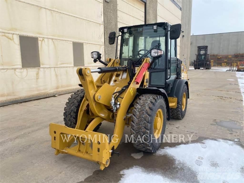 CAT 906 Фронтальні навантажувачі