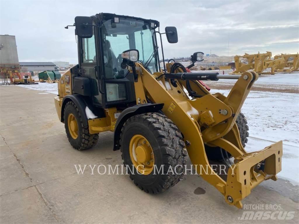 CAT 906 Фронтальні навантажувачі