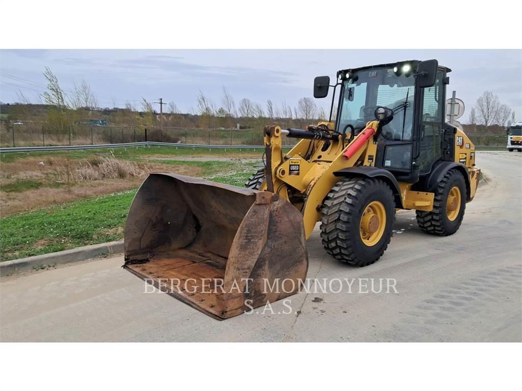 CAT 906 Фронтальні навантажувачі