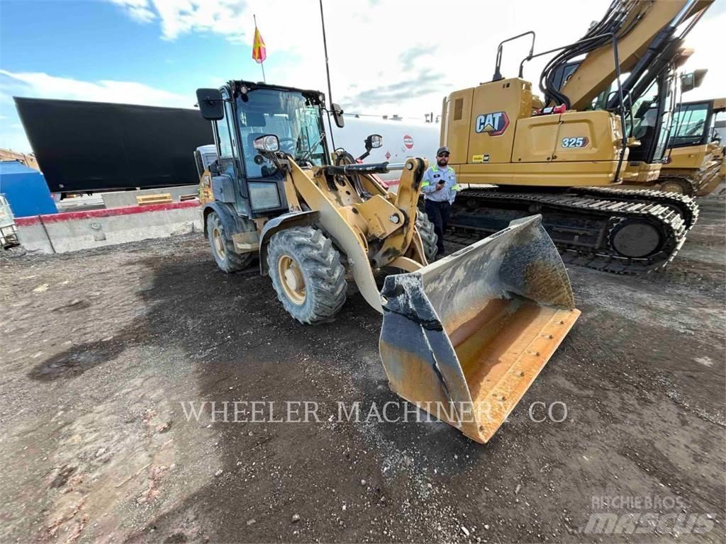 CAT 906 Фронтальні навантажувачі