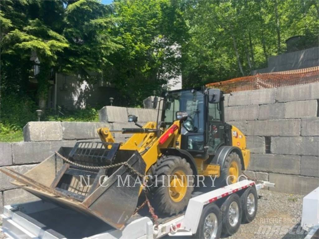 CAT 906 Фронтальні навантажувачі