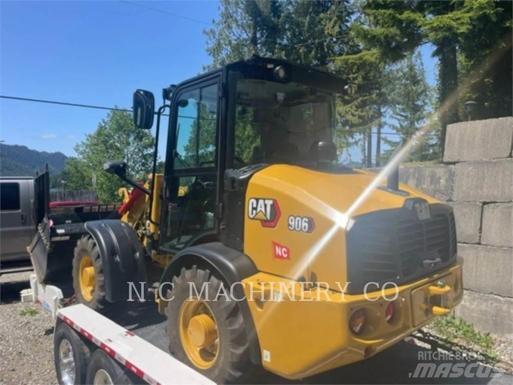 CAT 906 Фронтальні навантажувачі