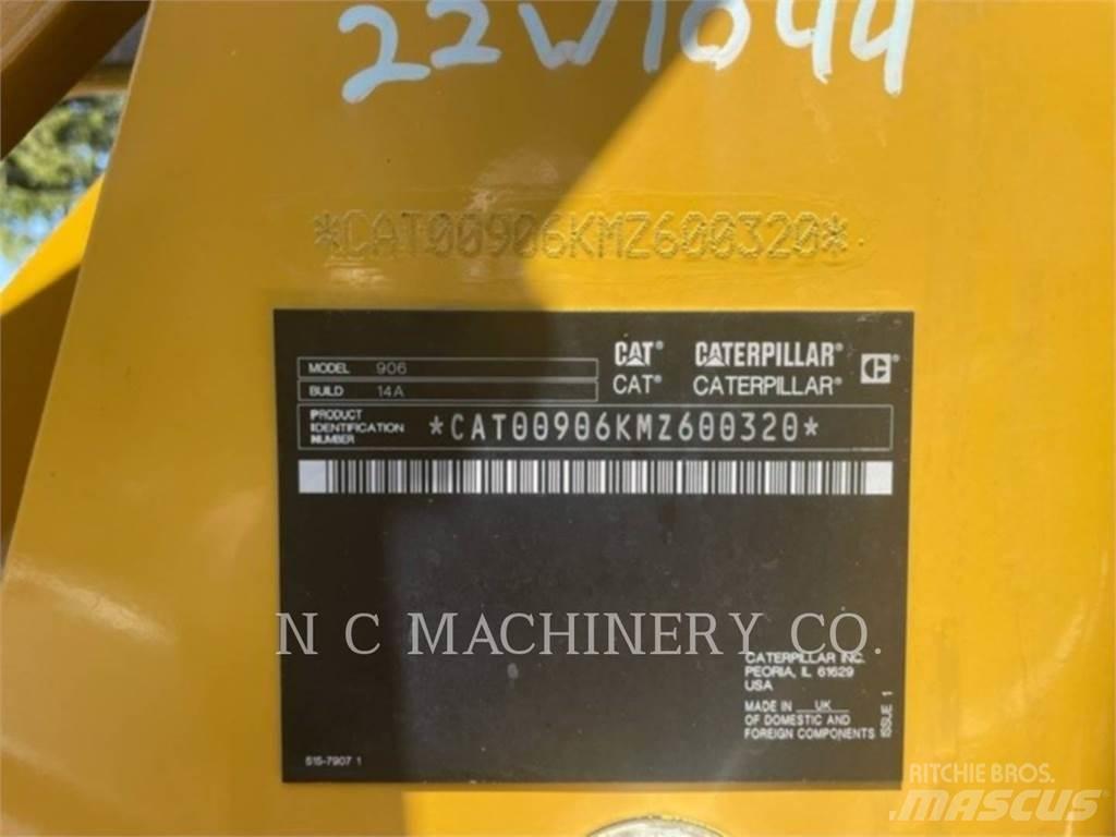 CAT 906 Фронтальні навантажувачі