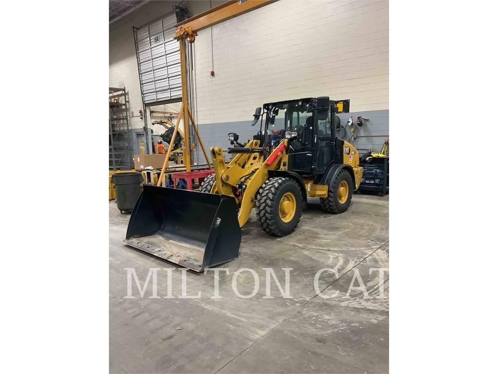 CAT 906 Фронтальні навантажувачі
