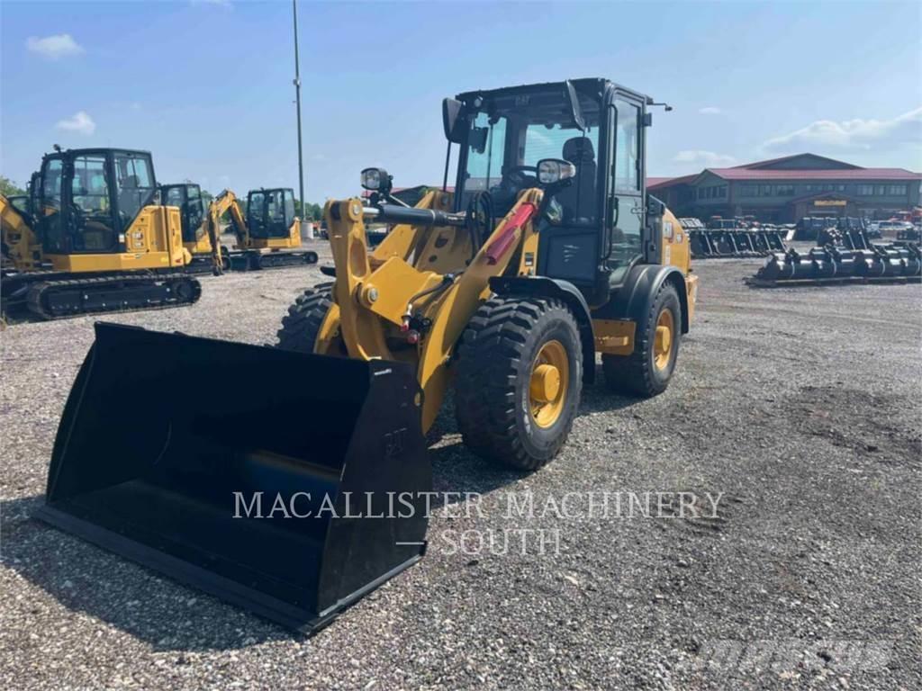 CAT 906 Фронтальні навантажувачі