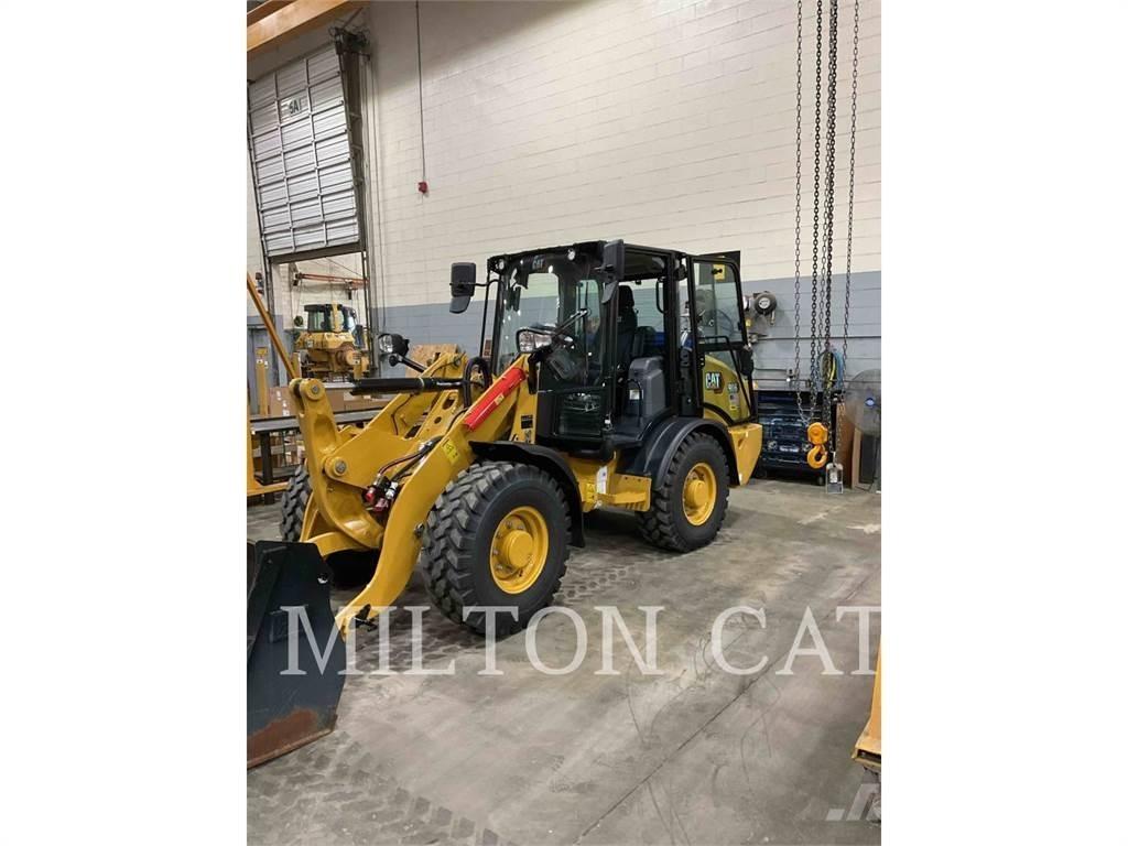 CAT 906 Фронтальні навантажувачі