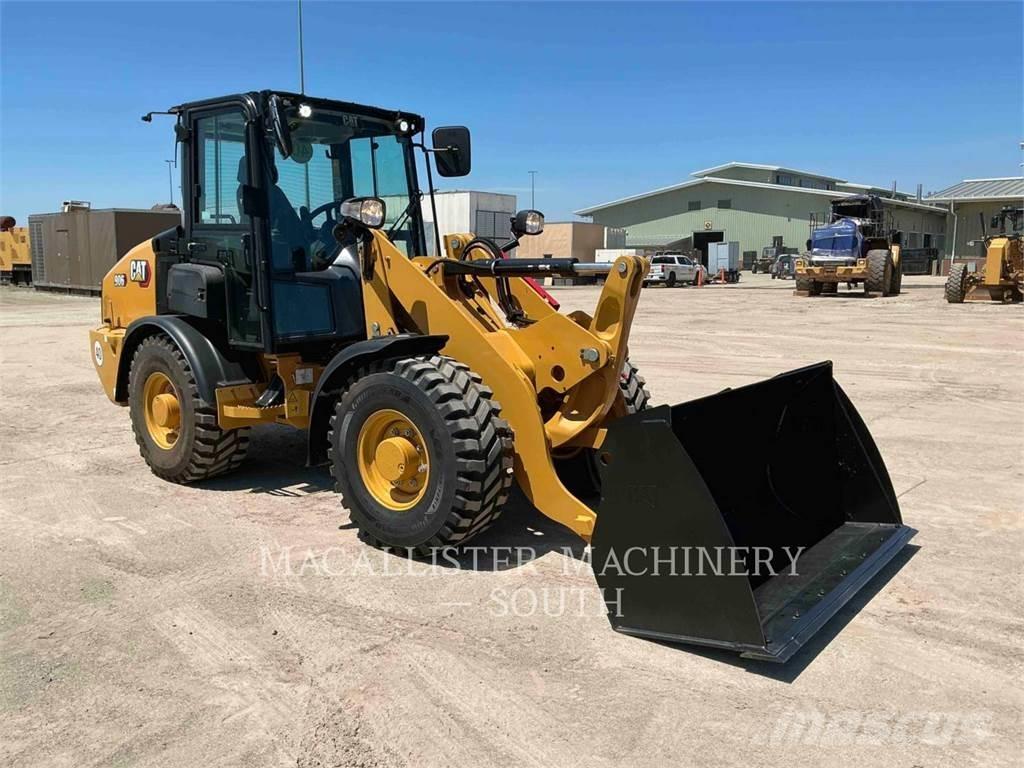 CAT 906 Фронтальні навантажувачі