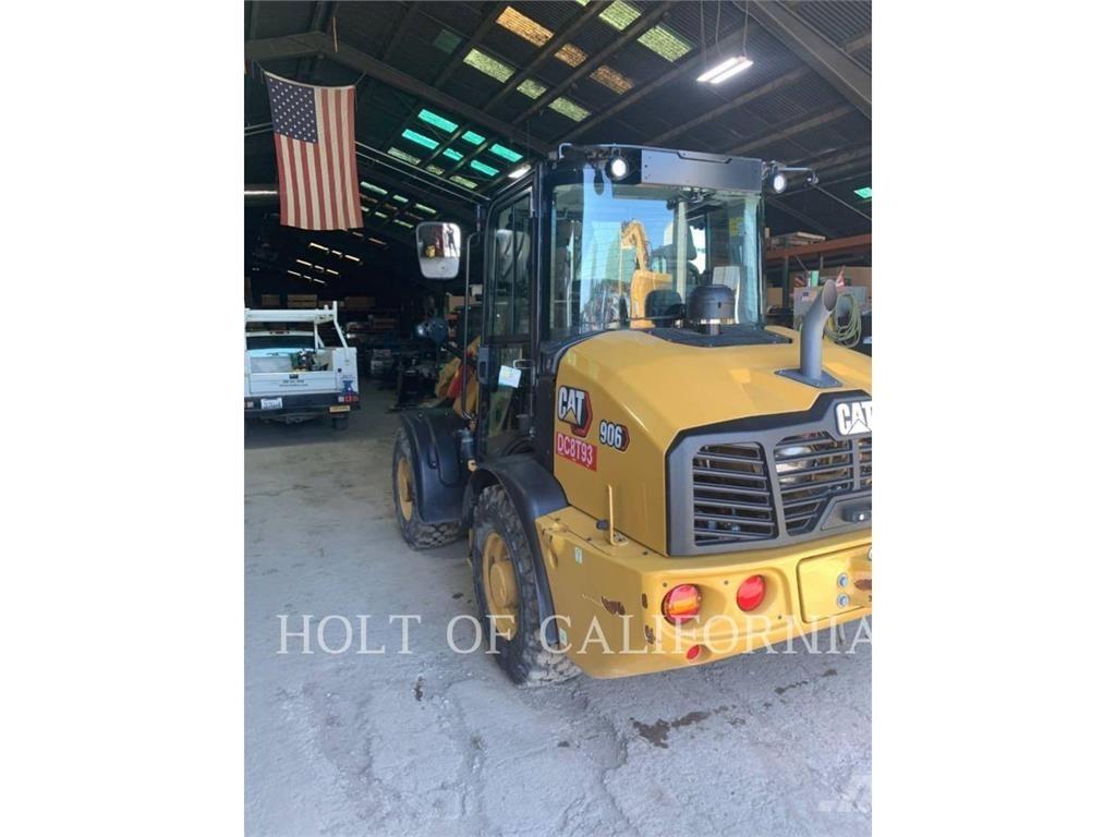 CAT 906 Фронтальні навантажувачі