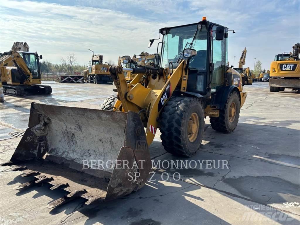 CAT 906H2 Фронтальні навантажувачі