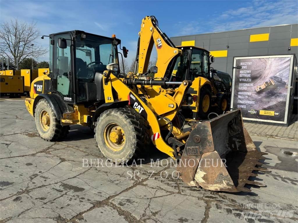 CAT 906H2 Фронтальні навантажувачі